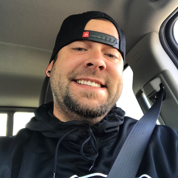 Meet your Posher, Kyle - Picture 2 of 7