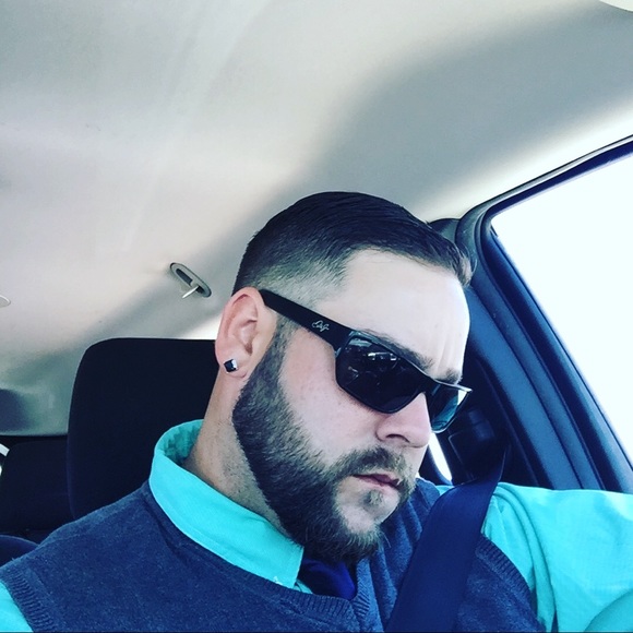 Meet your Posher, Kyle - Picture 5 of 7