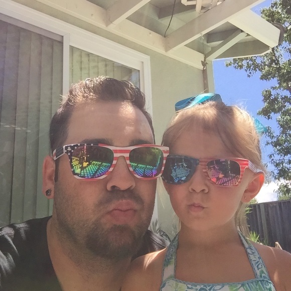 Meet your Posher, Kyle - Picture 7 of 7