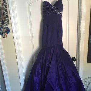 Pageant gown size 2! Worn once, originally $2000