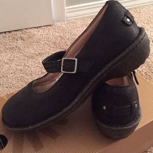 NIB Black 'Kandace' Ugg Shoes Size 6