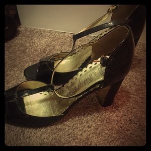 Back sparkly heels/patent leather