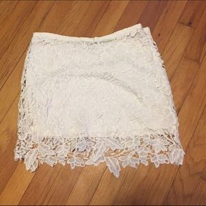 Lace mini skirt Forever 21