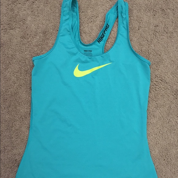 Xs Nike pro tank. Worn once - Picture 1 of 1
