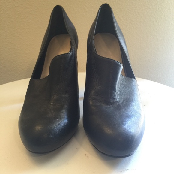 Nine West black booties