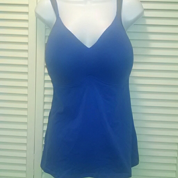 4 Bras/camis - Picture 3 of 4