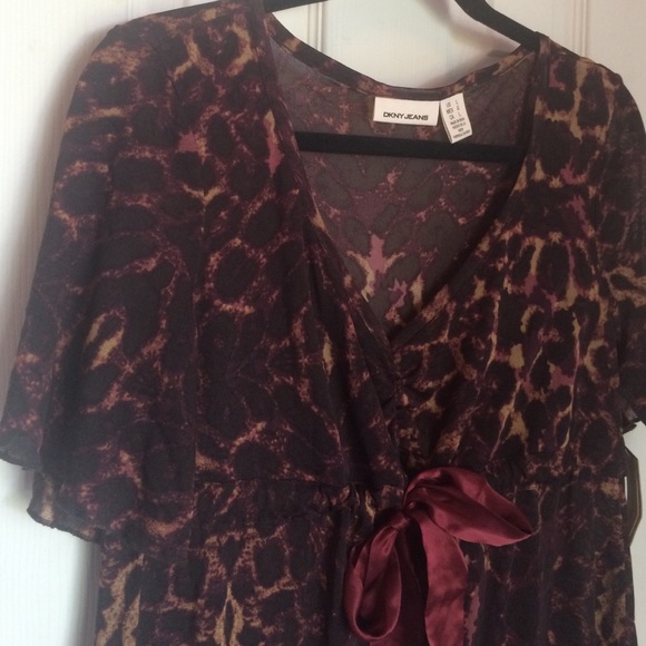 DKNY wine and leopard short flutter sleeve babydoll tie top - Picture 2 of 4