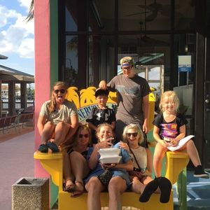 Meet your Posher, Lynsey