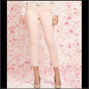 ✳️sale✳️NWT Lauren Conrad skinny Capris