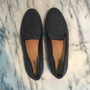 Old Navy Gray Felt Flat Loafers Size 9