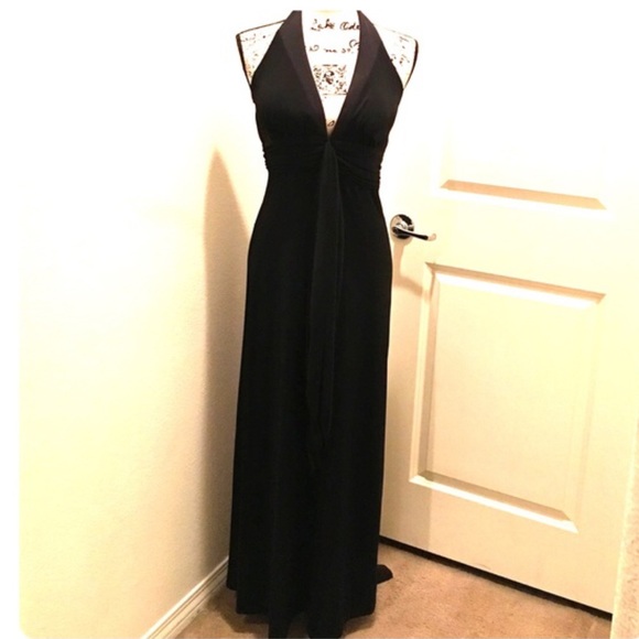 Alyn Paige Dresses & Skirts - Alyn Paige Black Maxi Dress Size L