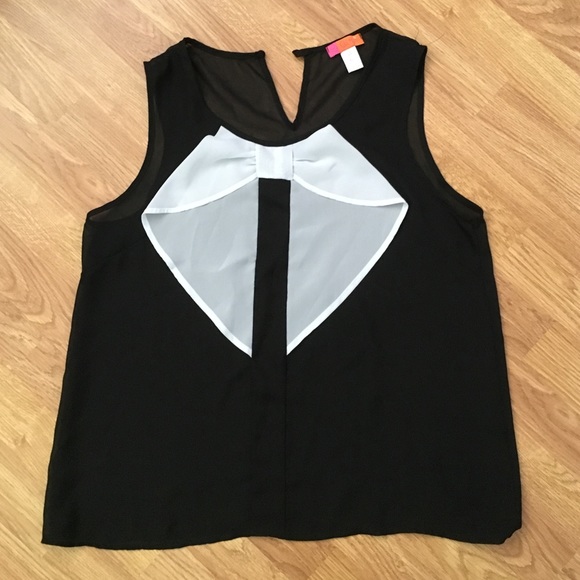 Black tank- NEVER worn