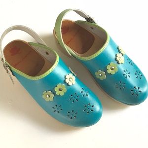 Hannah Anderson Clogs,38, blue/green girls