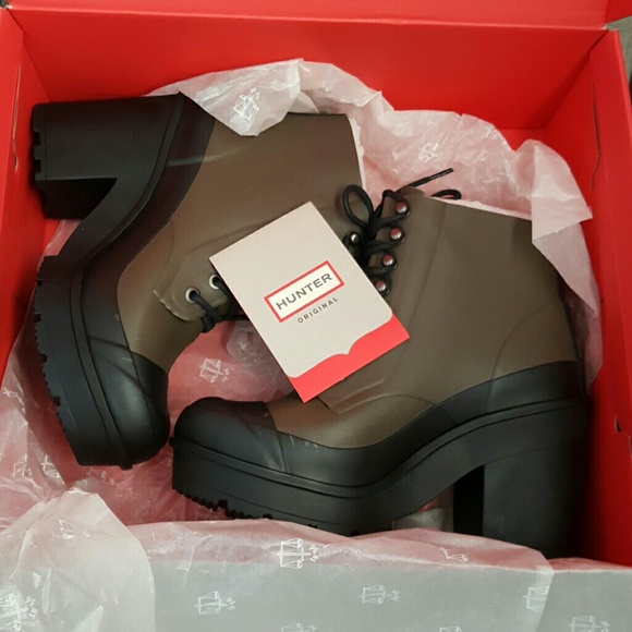 🚨SOLD🚨 NIB HUNTER ORIGINAL HEEL LACE UP BOOTS - Picture 2 of 4