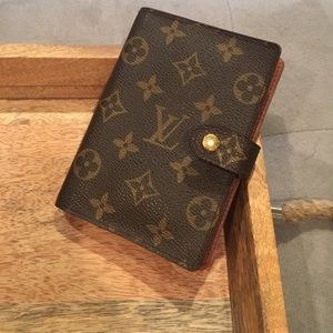 Louis Vuitton agenda