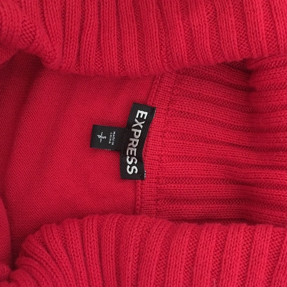 Red sweater - Picture 2 of 2