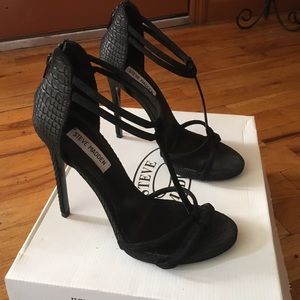 Never been worn!!! Brand new Steve Madden heels
