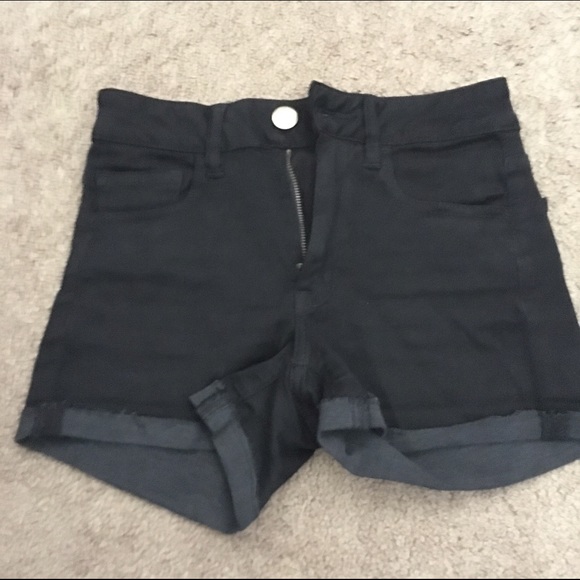 Size 2 AE high waisted shorts. Worn once.