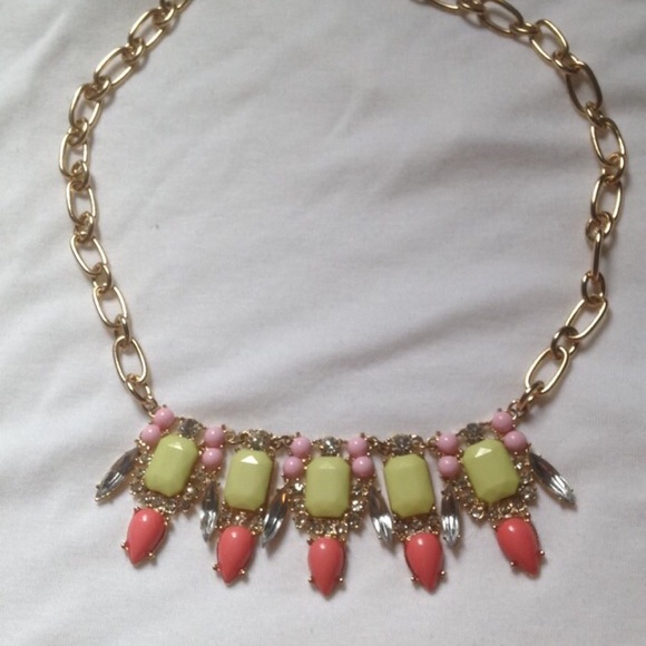 Statement necklace