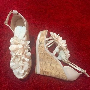 Two lips platform sandals (size 8)