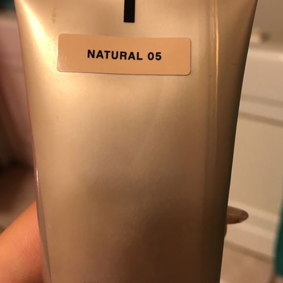 bare minerals tinted moisturizer - Picture 2 of 3