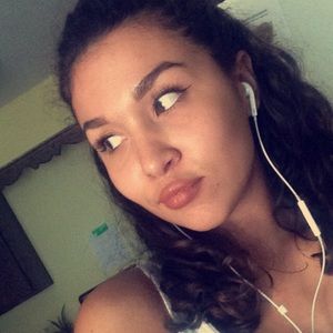 Meet your Posher, Dina