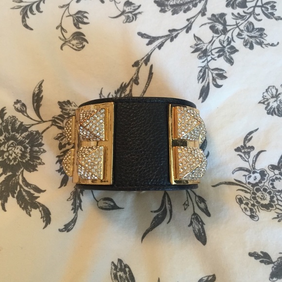 (LAST CHANCE!!!)C. Wonder Cuff (LAST CHANCE!!!)