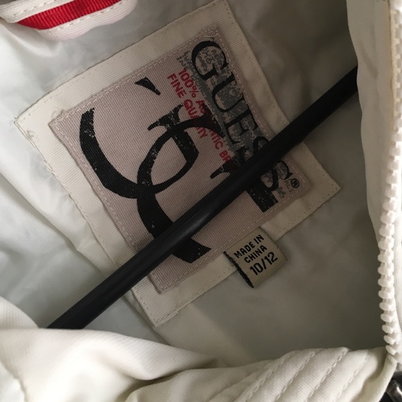 kids GUESS puffer coat - Picture 3 of 4