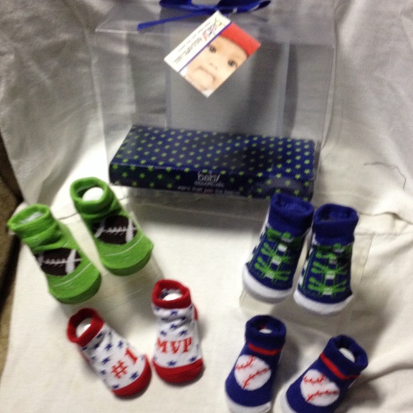 Baby essentials 4-pair bootie set - Picture 2 of 4
