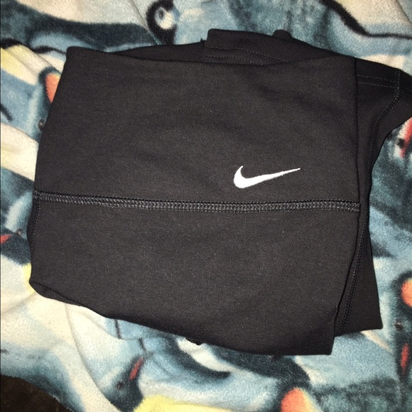 NEVER WORN NIKE CARPI LEGGINGS