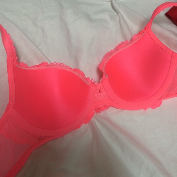 More Pics of VS bbv bra 34a