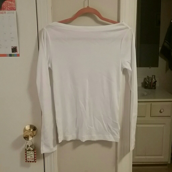 GAP boat neck tee-size medium