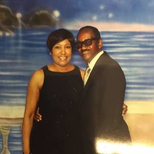 Meet your Posher, Lois