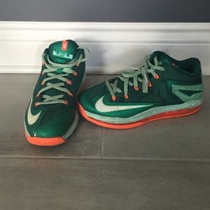 Men's Lebron James Nike sneakers