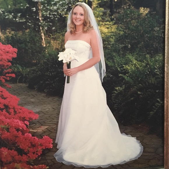 Ethereal white bridal gown - Picture 1 of 4