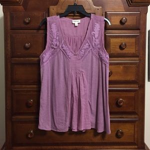 Sleeveless loose top