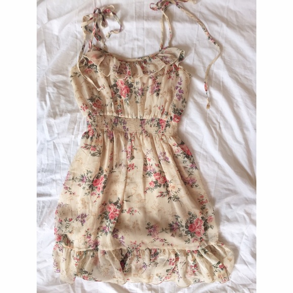 ⚡️SOLD⚡️Vintage Looking Floral Dress