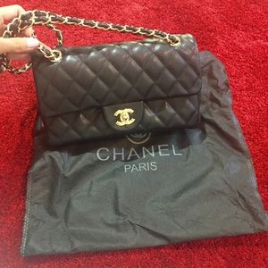 Black shoulder bag