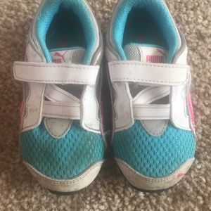 Toddler girl Pumas