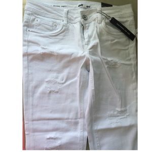 Charlotte Russe | White Skinny roll-up Capris