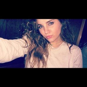 Meet your Posher, Julia