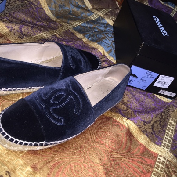 Authentic velvet navy Chanel espadrilles - Picture 2 of 7