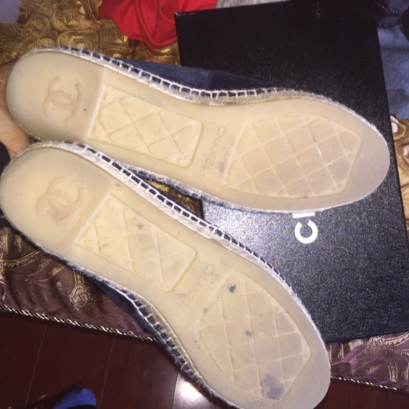 Authentic velvet navy Chanel espadrilles - Picture 4 of 7