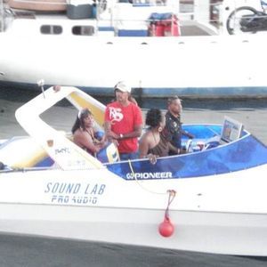 Meet your Posher, Joanet