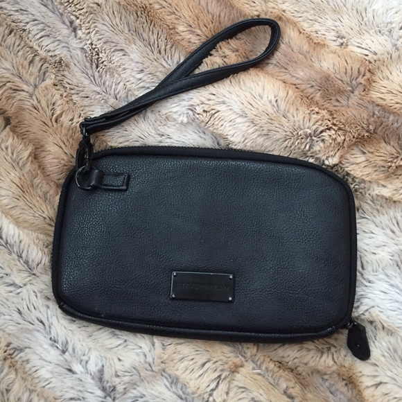 Steve Madden Handbags - Steve Madden wristlet