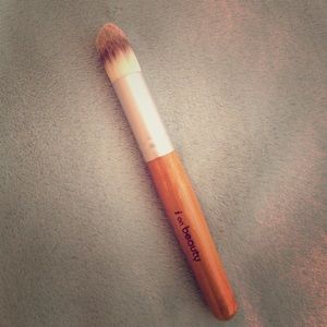 Makeup brush