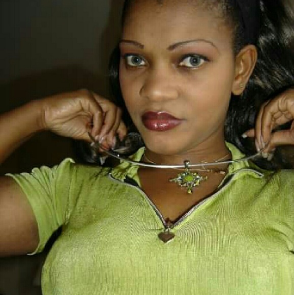 Meet your Posher, Andrea - Picture 2 of 2