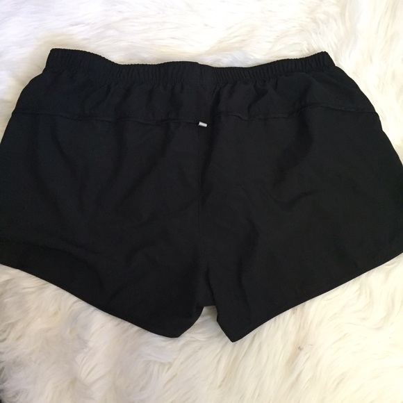 New balance athletic shorts - Picture 2 of 3