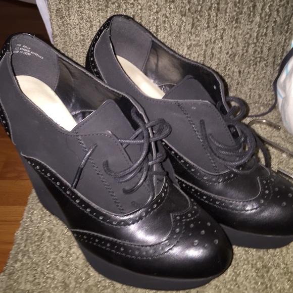 Black oxford wedges