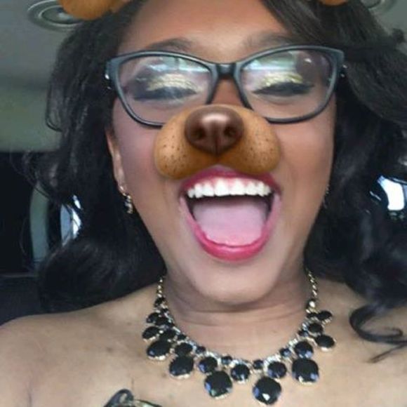 Meet your Posher, Joya